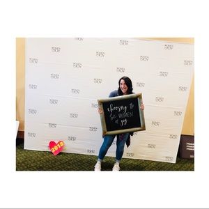 Meet your Posher, Joy